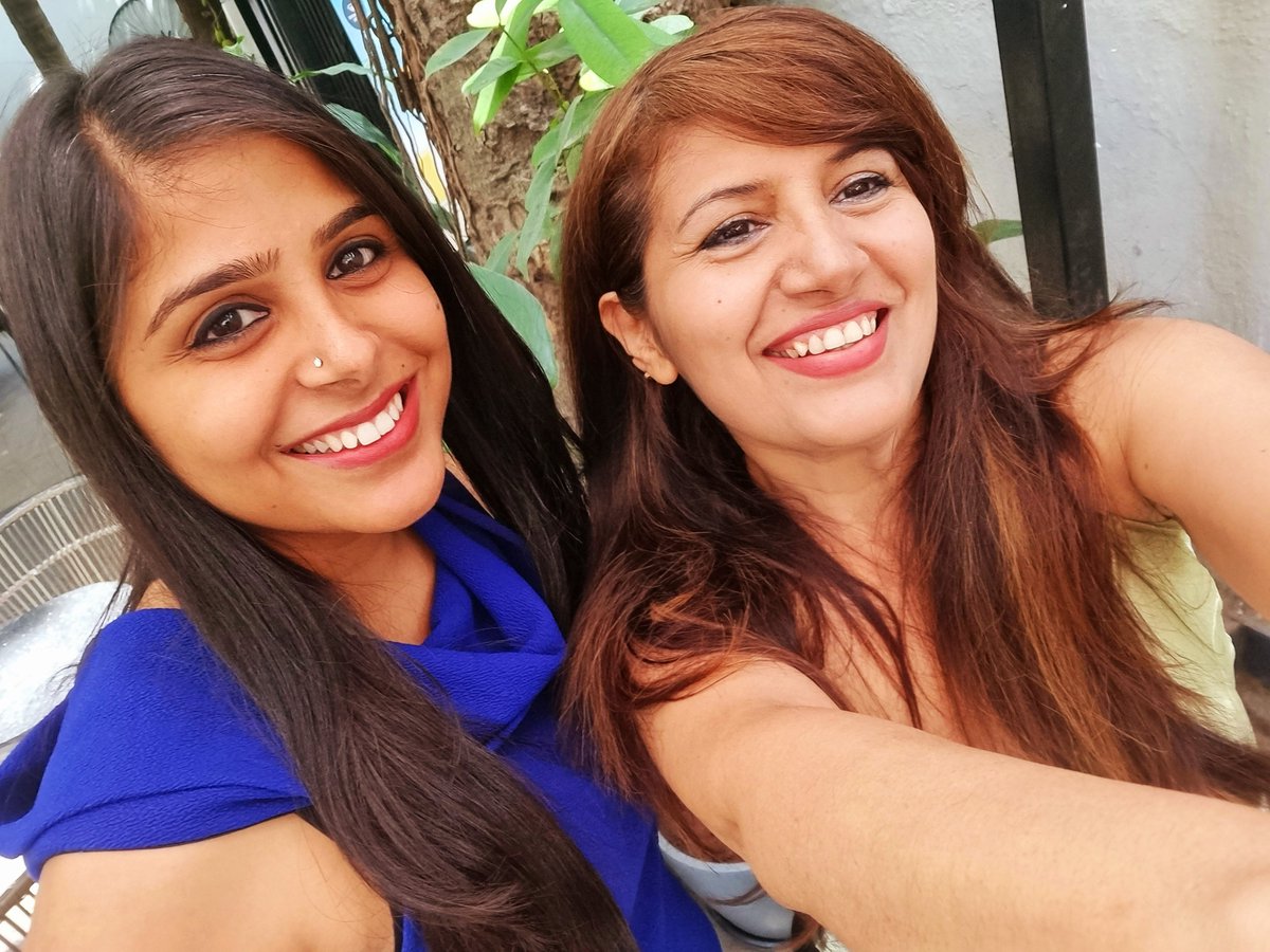 with one of the bravest young journalists i know & a good friend, @Santia_Gora remain as real, super gorgeous & all kinds of wonderful 🫶🫶🫶
& we do this again soon,, and continue with the stories🤣 #juhu #womenjournalists #womenstorytellers #womenwhoinspire #keeptellingstories