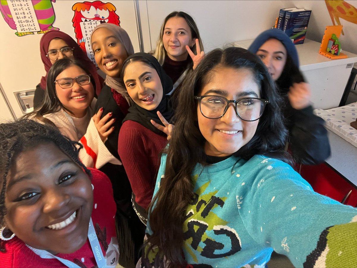 eyce_lsc's tweet image. Congratulations to our Year 2 EYE students who all received their EA1 results today and passed with great grades! 
Well done to you all, and Level 3 Curriculum Course Lead and Assessor, Mrs. HTG 

#practitioners #educators