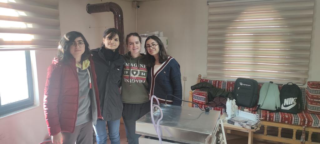 Team_Delavo's tweet photo. Our product "ECaundry" is developed to prevent waste of water caused by usage of washing machines. Our goal is to save 7000 liters of water in 6 months with ECaundry. 
Our pototype: https://t.co/oyLOem0xtX