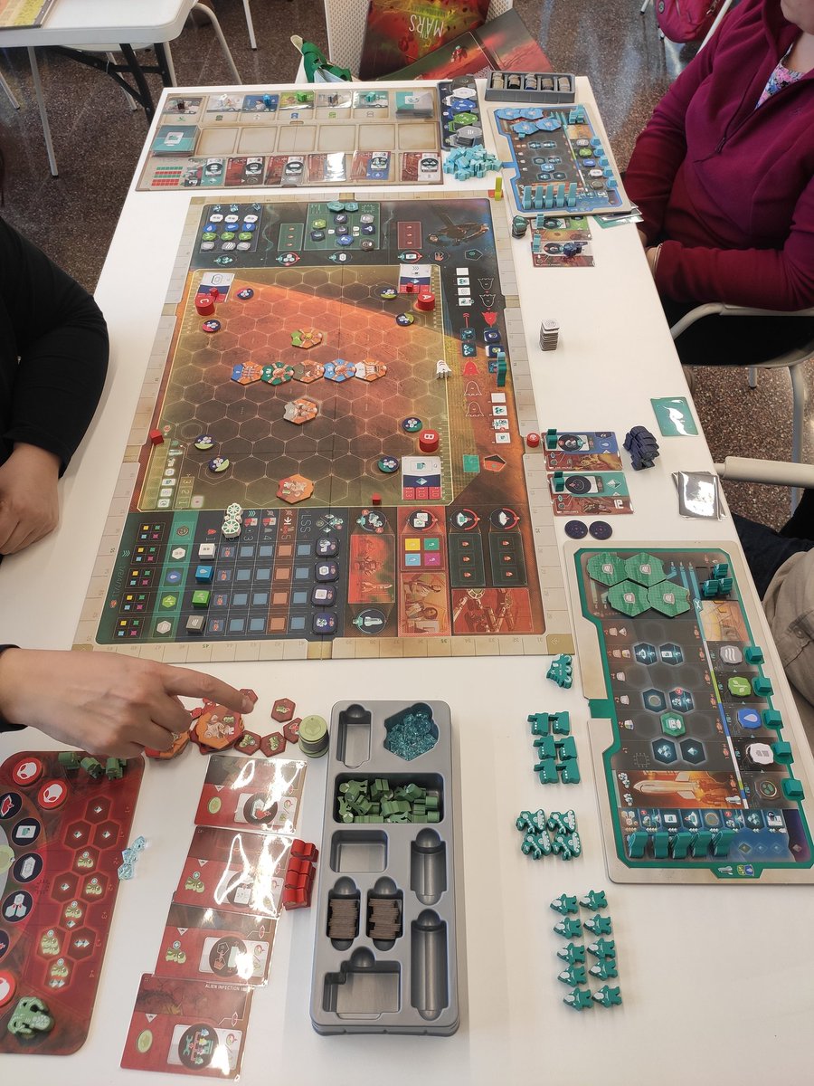 Daus Del Triangle tweet media