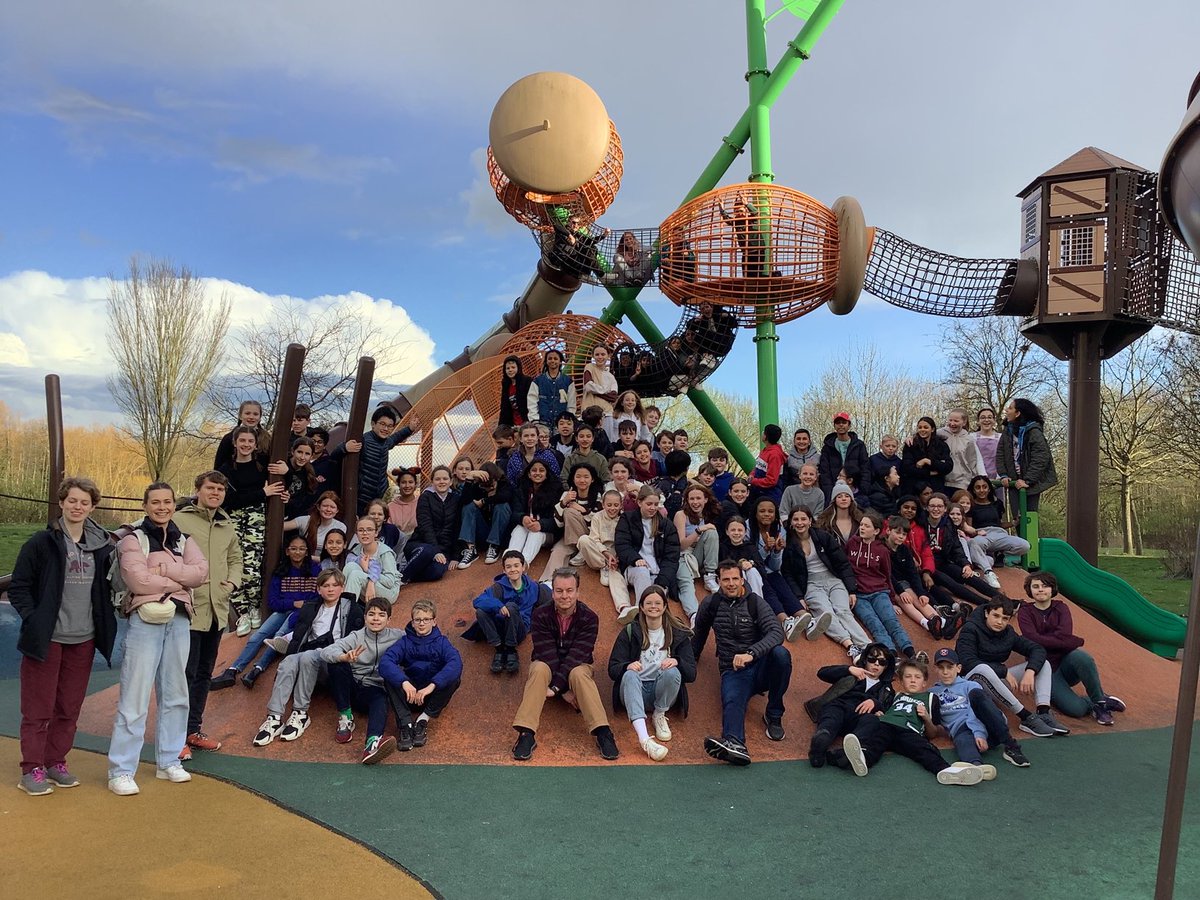 Caterham_French's tweet photo. Caterham 1st year have arrived in Disneyland Paris #CaterhamConnected #DisneylandParis https://t.co/0OSvChDAx2