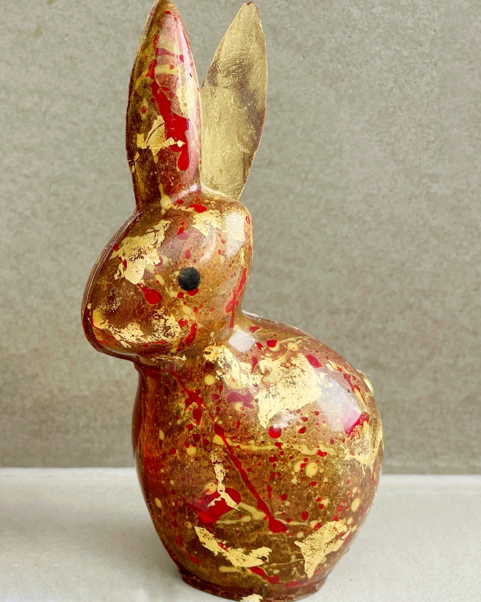 uande_chocolate's tweet photo. Join our #easterbunnyhunt 🐰
Hidden on our website is a hand-painted U&E Bunny - find it and add it to your basket to receive a free U&E #easter gift with your order
Happy hunting!
#chocolate #bonbons #easteregg #easterbunny #EasterEggHunt #handmadechocolates #couverture https://t.co/DZJUYQzFGq
