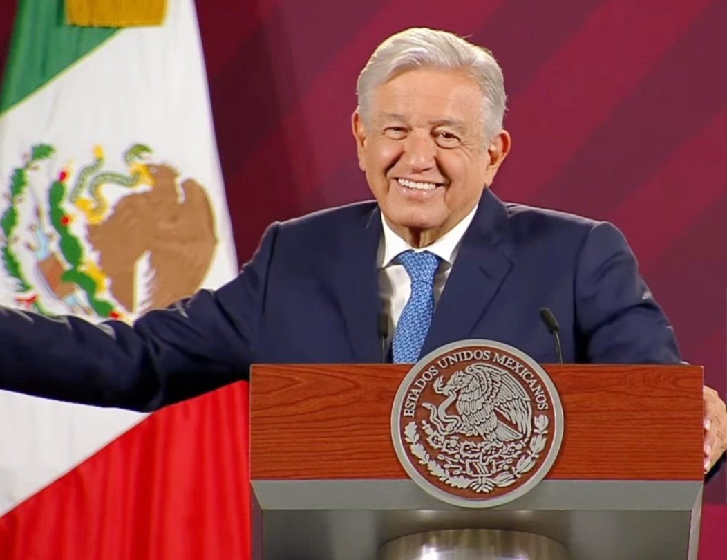 violetamg10078's tweet photo. Hoy los OBRADORISTAS se corazón ❤️  apoyamos como todos los días al Mejor Presidente de México 🇲🇽 y el mundo 🌎  @lopezobrador_  hombre incansable con profundo amor a su Patria 🇲🇽
#EsUnHonorEstarConObrador  
🇲🇽💜🇲🇽💜🇲🇽💜🇲🇽💜🇲🇽💜🇲🇽 https://t.co/5FUtCSebVb