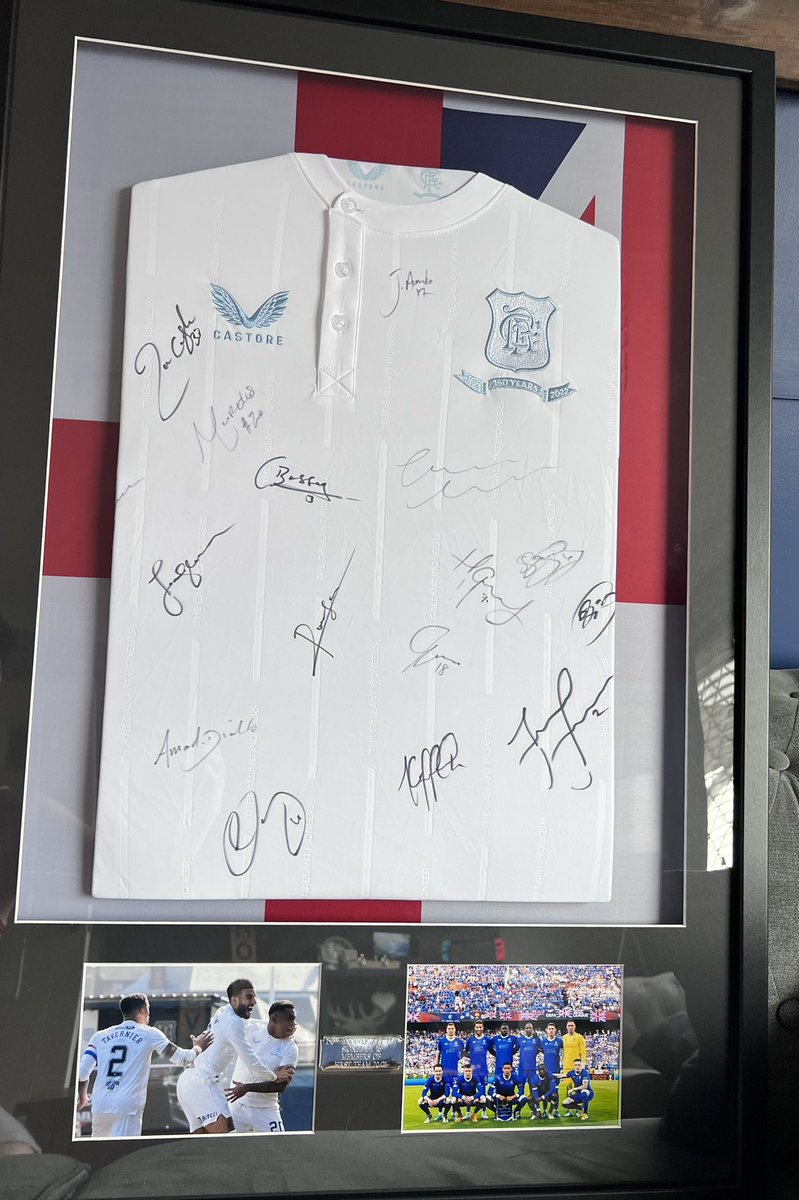 still___frame's tweet photo. 🖼⚽️👕 A personnel favorite of mine for a customer. 150th anniversary top signed by the current team with the White Ensign Flag back drop🖼⚽️👕
Also went away with Steven Davis 🤝
Perfect place for a pick up. 🔴⚪️🔵
#Rangers #framedtop #Still___frame #royalensign #ibrox https://t.co/PqeTs7ZeSk