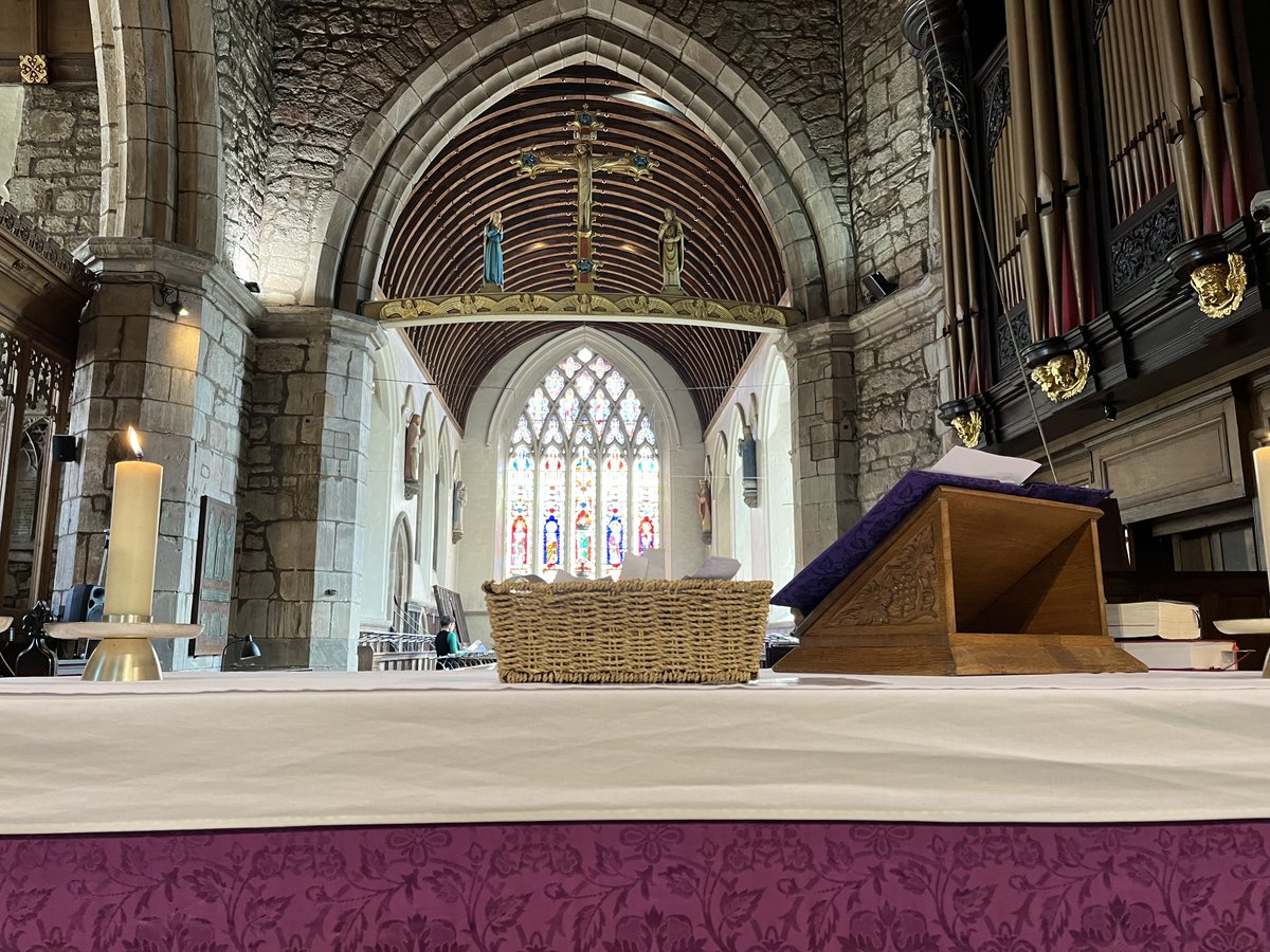 Beautifully decorated crosses with reflections about sacrifice for our Federation Service yesterday at St Alphege Church.  A wonderful service with readings, reflections, singing and a superb performance by Songsquad.