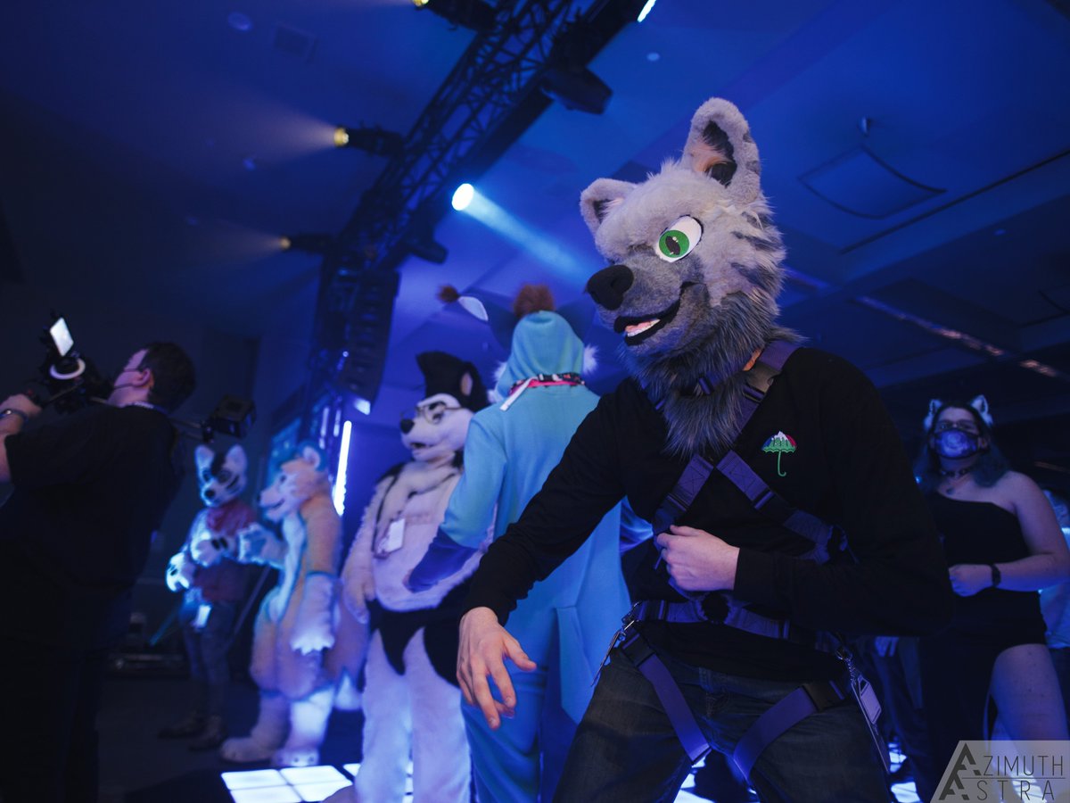 Here's some pics from my first con in suit for #FursuitFriday! Fantastic dances at FE this year!

ty to <a href="/AzimuthAstra/">Azimuth</a> for these fantastic photos!