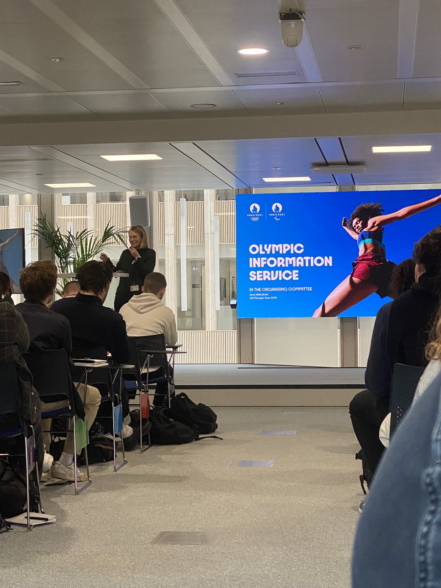 candice_authier's tweet photo. Bilan de mon mois de mars : première visite de l’Assemblée nationale et participation au programme étudiant du service d’information des JO 2024 https://t.co/9LE3C7Ru4r