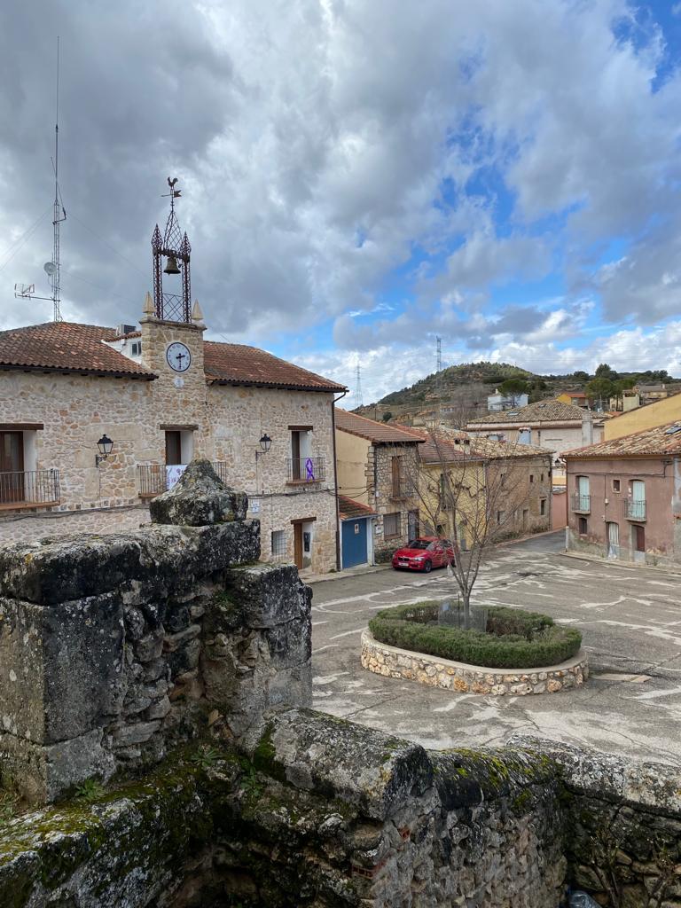 CMM_es's tweet photo. ¡Llega #ElCuentakilómetros a las⏰13:30h en #CMM!

📌Mariló Leal visita el pueblo de Gualda y se aloja en "El Balcón de Gualda".

📌@lucia_esc se sumerge en la cueva de la Yedra de Villarrubia de Santiago.

📌Comemos en @oba_res en Casas Ibañez con dos⭐️Michelín y dos☀️Repsol. https://t.co/4qcOfo75fS