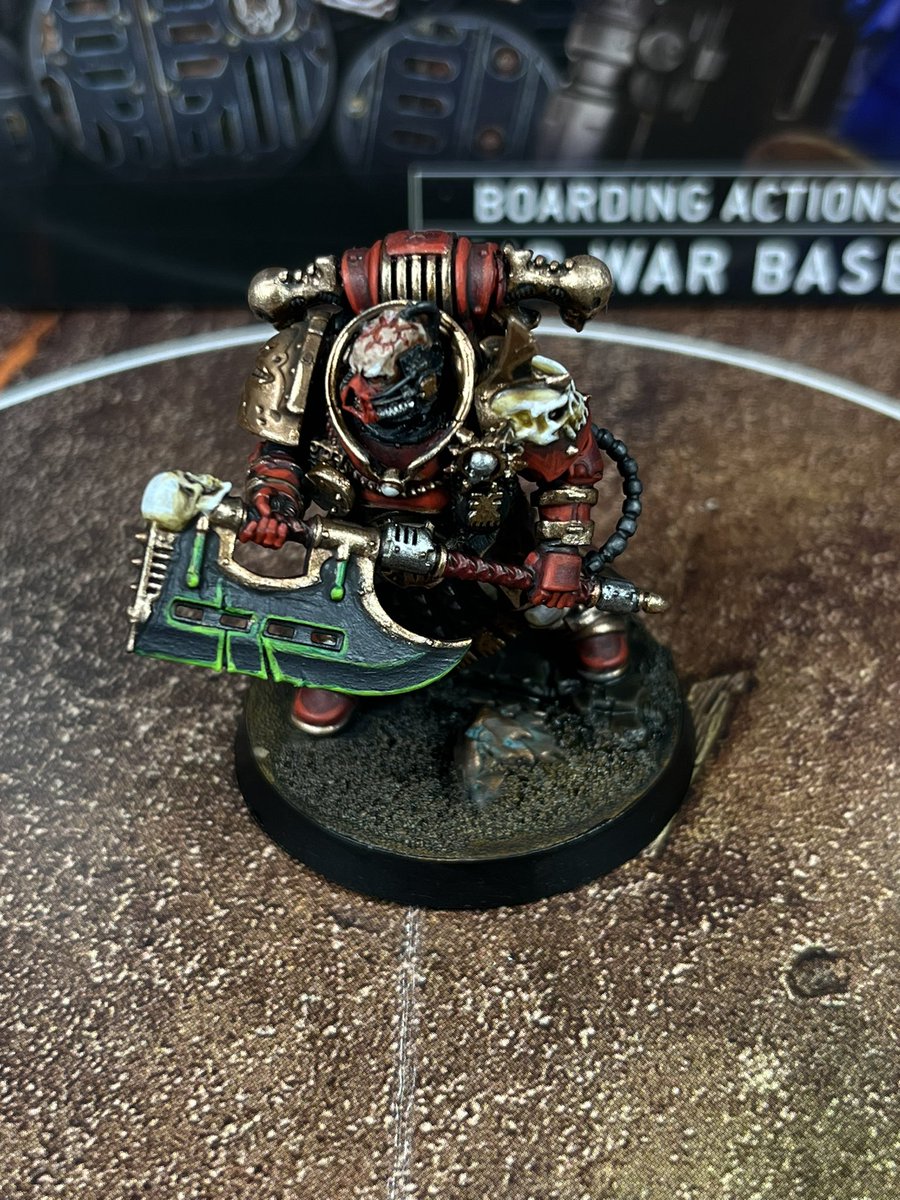 biohazardcraig's tweet photo. Bit more work done on the Master of Executions. #khorne #worldeaters #chaosspacemarines #masterofexecutions #warhammer40k #paintingwarhammer #warmongers https://t.co/XAUJgORX0r
