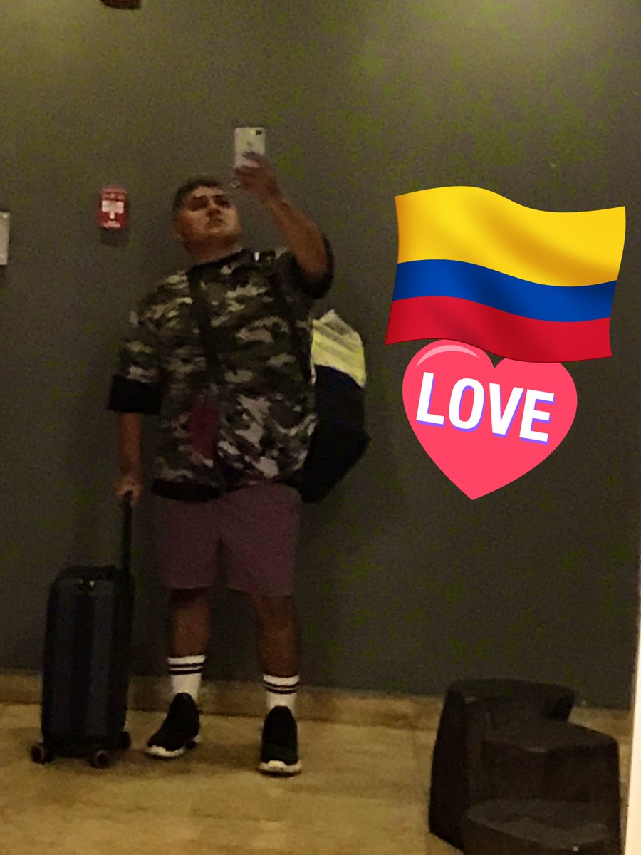 RogerVerastegu1's tweet photo. Goodbye Colombia 🇨🇴 #parafamily https://t.co/c653o35MVl