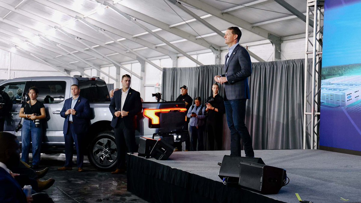 TNECD's tweet photo. Ford Motor Company 🤝 Tennessee 

Today, we were proud to participate in the celebration of @Ford's BlueOval City in West TN. 

Beginning in 2025, this mega campus will produce the automaker's second-generation electric truck. #MasteredinTN

📍: Stanton, TN https://t.co/dHjpLRUfNB