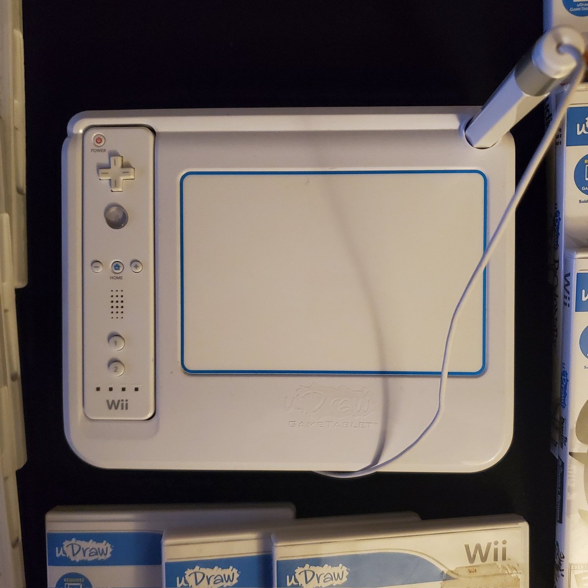MouraBros's tweet photo. Day 24
UDraw tablet & games
This wasn't a very successful peripheral, but it did better in the Wii than any other console
#motioncontrolmarch #Nintendo #nintendowii #wii #udraw #thq #disneyprincesses #spongebob #kungfupanda #penguinsofmadagascar #marvelsuperherosquad #pictionary https://t.co/Z9NNbmrQCz