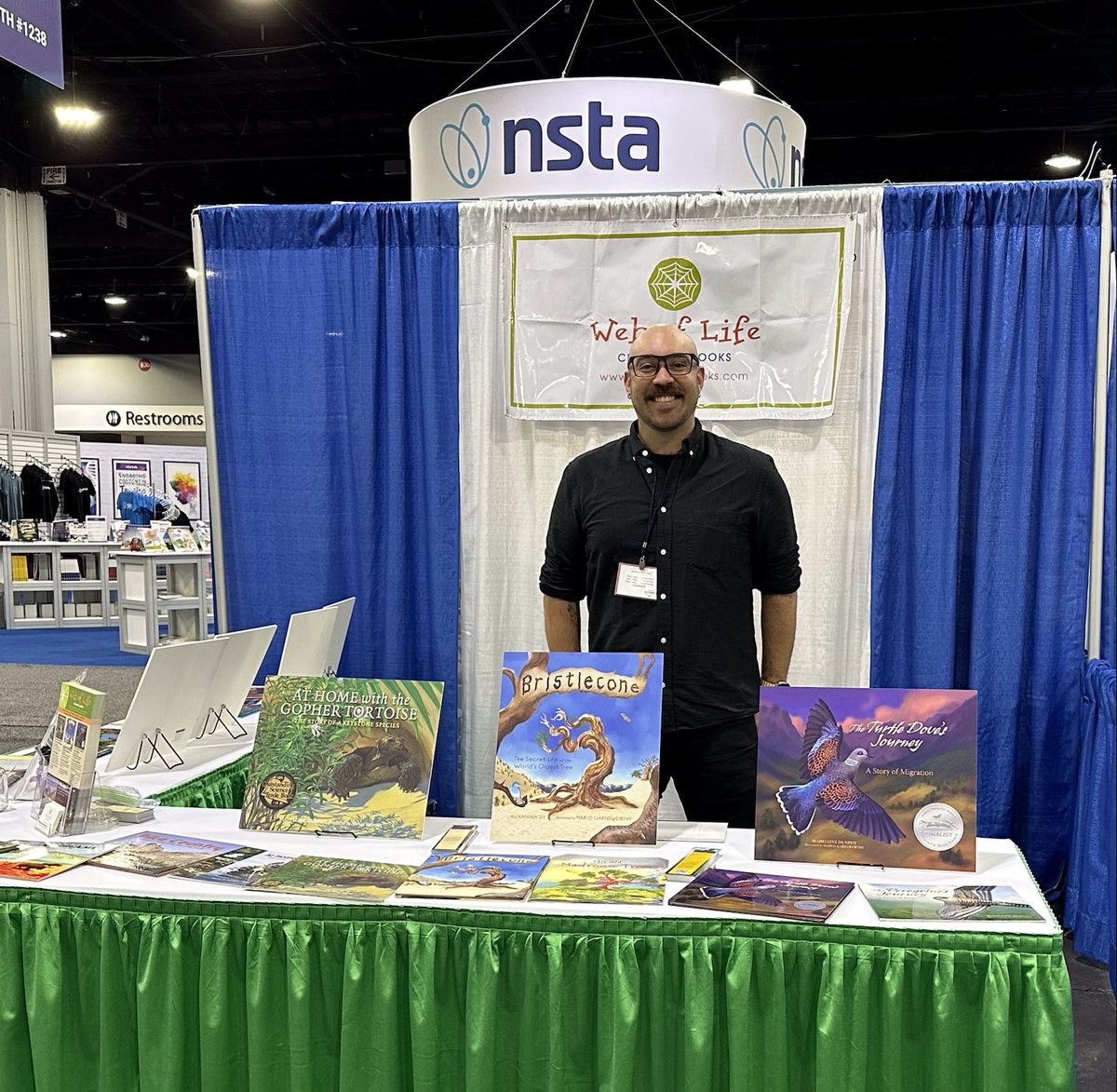 Come see us at ⁦<a href="/NSTA/">National Science Teaching Association</a>⁩ in Atlanta! We are at booth #1320. Fill out a raffle ticket and you may win free books! ⁦@MarloWordyBird⁩ ⁦<a href="/alexandrasiy/">Alexandra Siy</a>⁩