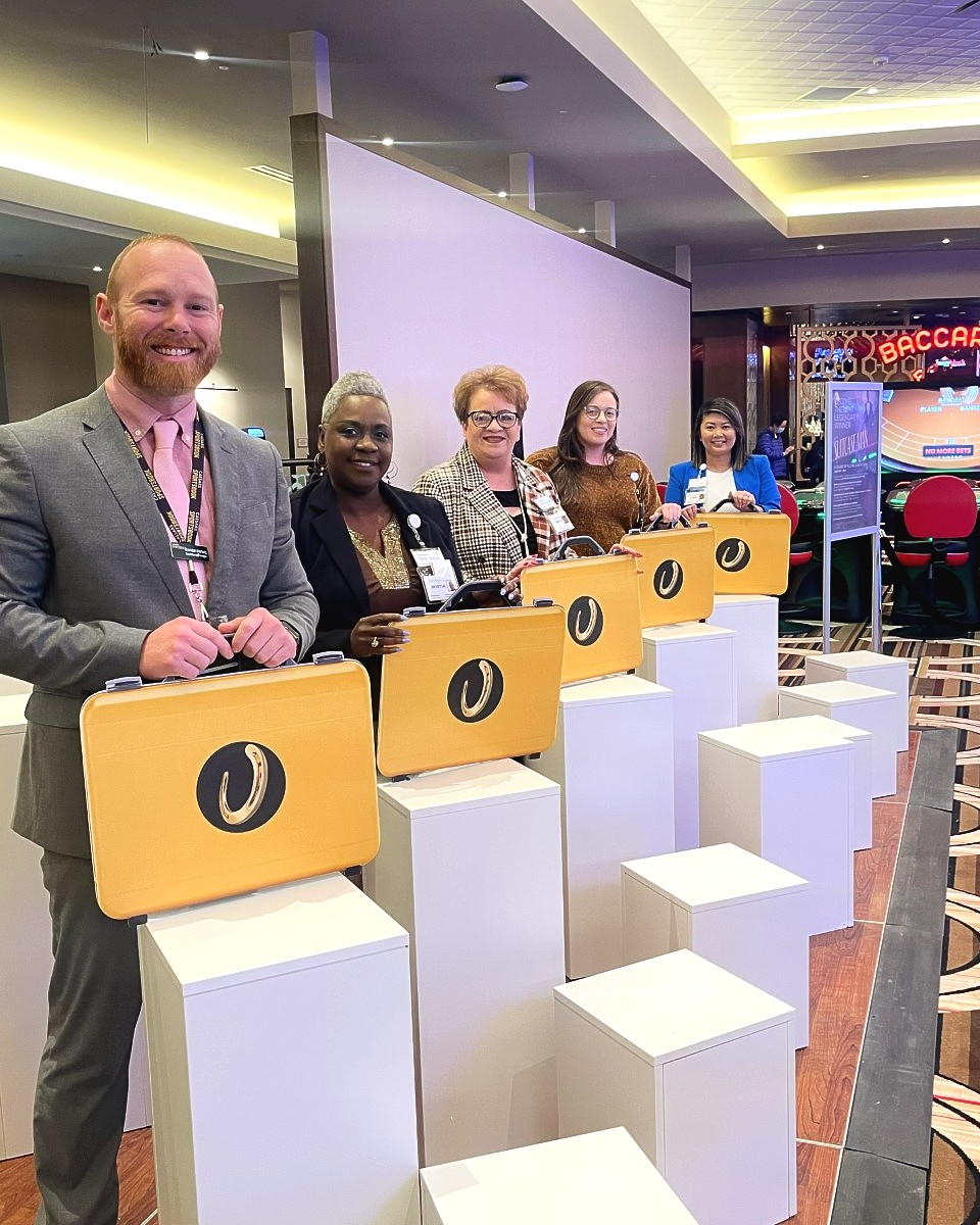 HorseshoeLC's tweet photo. Are you ready for another Suitcase Man?! Tomorrow from 5-9 and don't forget we are now sending TWO people to the grand finale!!! #LegendaryWeekends #HorseshoeLC.
Must be 21+. Know When To Stop Before You Start®. Gambling Problem? Call: 1-877-770-STOP https://t.co/DIbXxSYSNj
