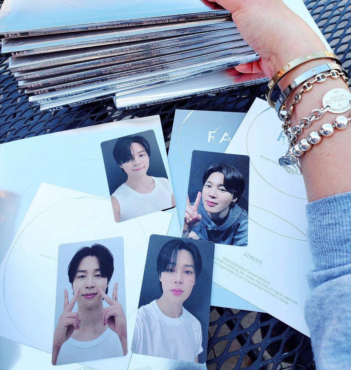 jimin95143's tweet photo. Feels like Christmas.
MILLION SELLER JIMIN
RECORD MAKER JIMIN
PARK JIMIN RECORD BREAKER
CONGRATULATIONS PARK JIMIN
FACE ALBUM OF THE YEAR
#Jimin_FACE
#JiminMillionSeller
#JiminMakingHistory
#JiminFACEDebut https://t.co/aHzaXFOryP