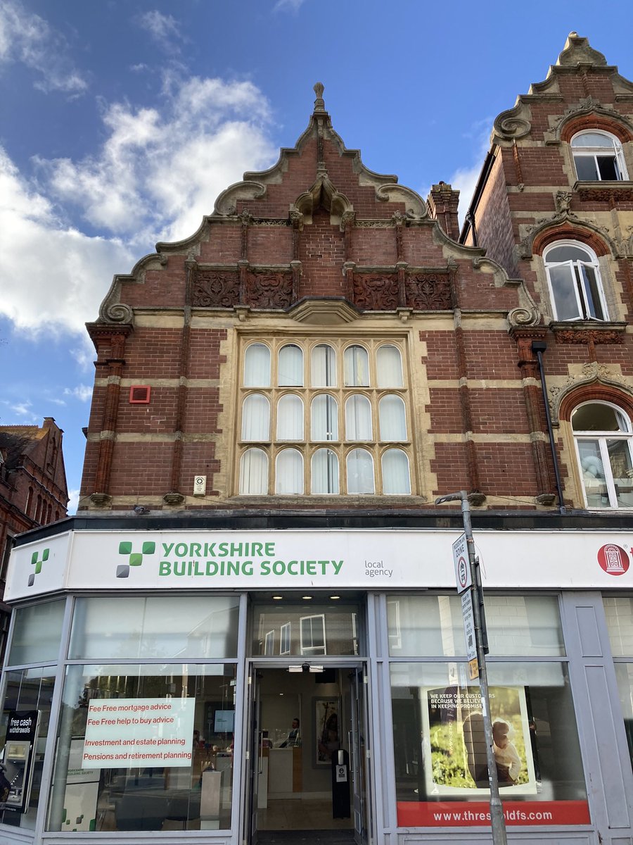 ExeterImages's tweet photo. The building on the corner of High Street and North Street features a niche that once contained a rare medieval oak statue of St Peter trampling Satan. Remarkably, the carving survives and is on display at @RAMMuseum. (1/2) #history #architecture #heritage #travel #Exeter #Devon https://t.co/2t4d54MDpE