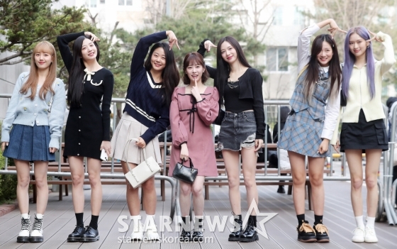 cherrygirls_9's tweet photo. [📸] 23.03.24 | @cherrybullet's arrival at KBS Music Bank 

#CherryBullet #체리블렛 
#CherryDash #POW #PlayOntheWorld https://t.co/F4gMMDv5LJ