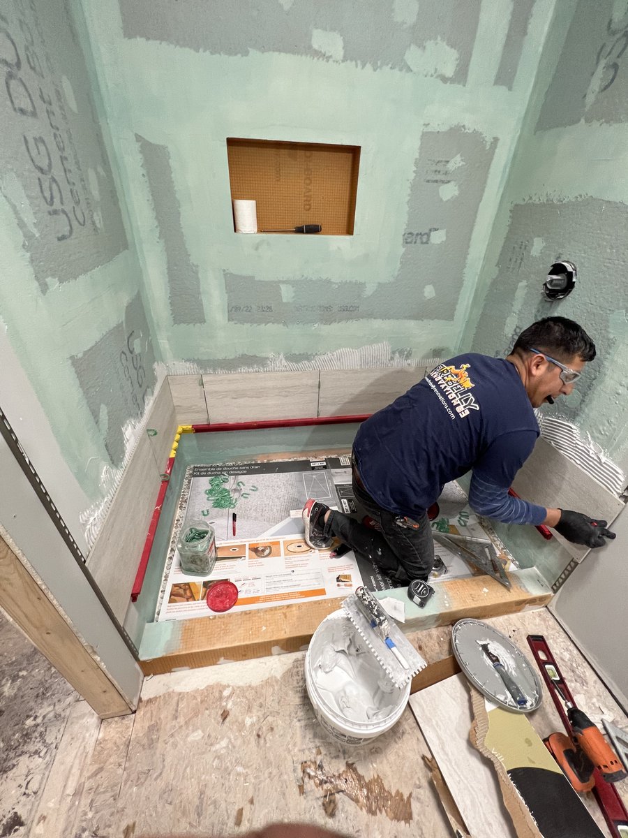 FBrenovations's tweet photo. Tile is going in! Results coming soon.

#bathroom #bathroomremodel #bathroomdecor #bathroomrenovation #bathroomideas #shower #tile #building #interior #builder #house #decor #homedesign #contractor #house #generalcontractor #alexandriava #arlingtonva #washingtondc #dmv https://t.co/NCgLVXpyBR