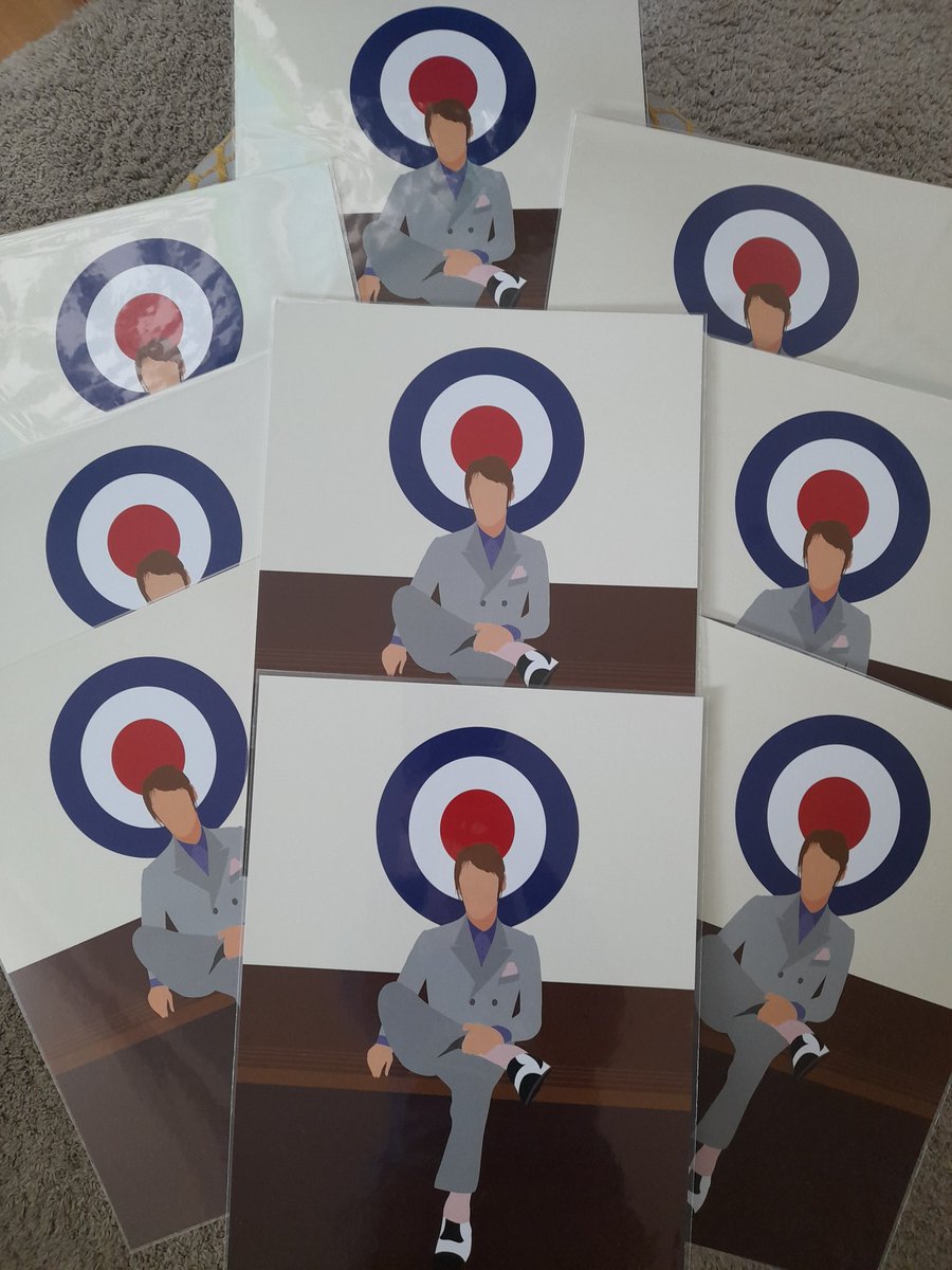 GIVEAWAY TIME!!! I'm giving away one of my Paul Weller prints to one lucky winner 🎸 All you have to do is FOLLOW me and retweet this tweet 🎁 Winner announced on Sunday evening! Good Luck!!! 🤞
#giveaway #paulweller #thejam #thestylecouncil #mod #mods #themodfather #art #music