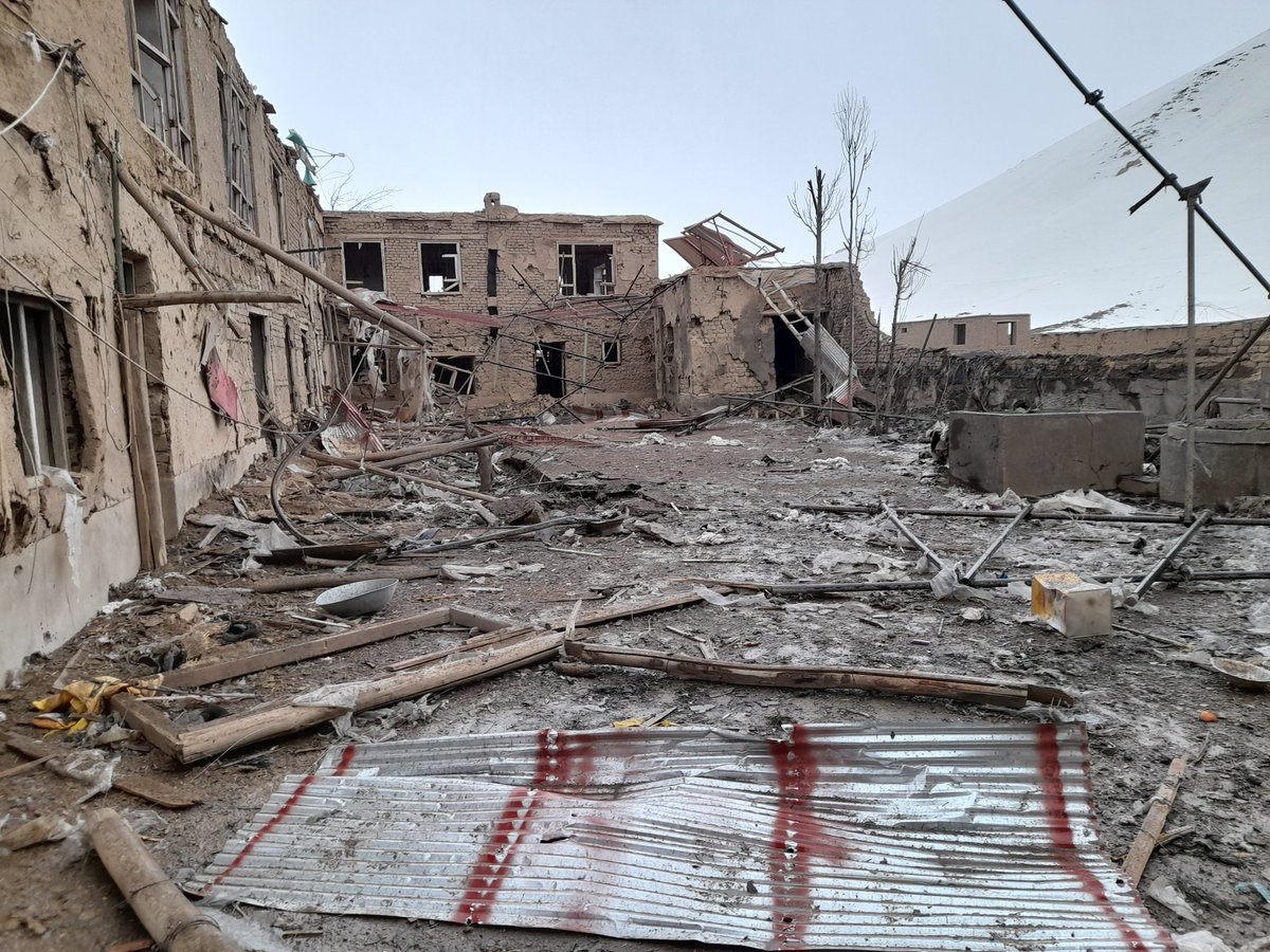 dGfSq8Sq0KHcBmM's tweet photo. بماند برای تاریخ 
تصویر از قرارگاه مرکزی جنبش مقاومت برای عدالت دربهسود  که حکومت فاشیست غنی با جیت های جنگی شان بمبارد کردند 
#StopHazaraGenocide https://t.co/DDjPPyqeAr