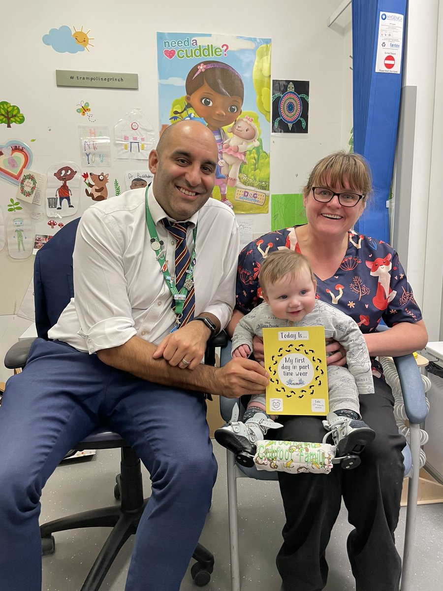 🎉 #FeelGoodFriday 😍
 Having one of our 👣 @MSEhospitals #Clubfoot #CTEV patients transition to part-time #Boots &amp; #Bars after Ponseti Casting!

⁉️DID YOU KNOW⁉️ Boots &amp; Bars adherence is the most #critical step in preventing relapse of #clubfeet ?

#BroomfieldClubfootFamily 🤩