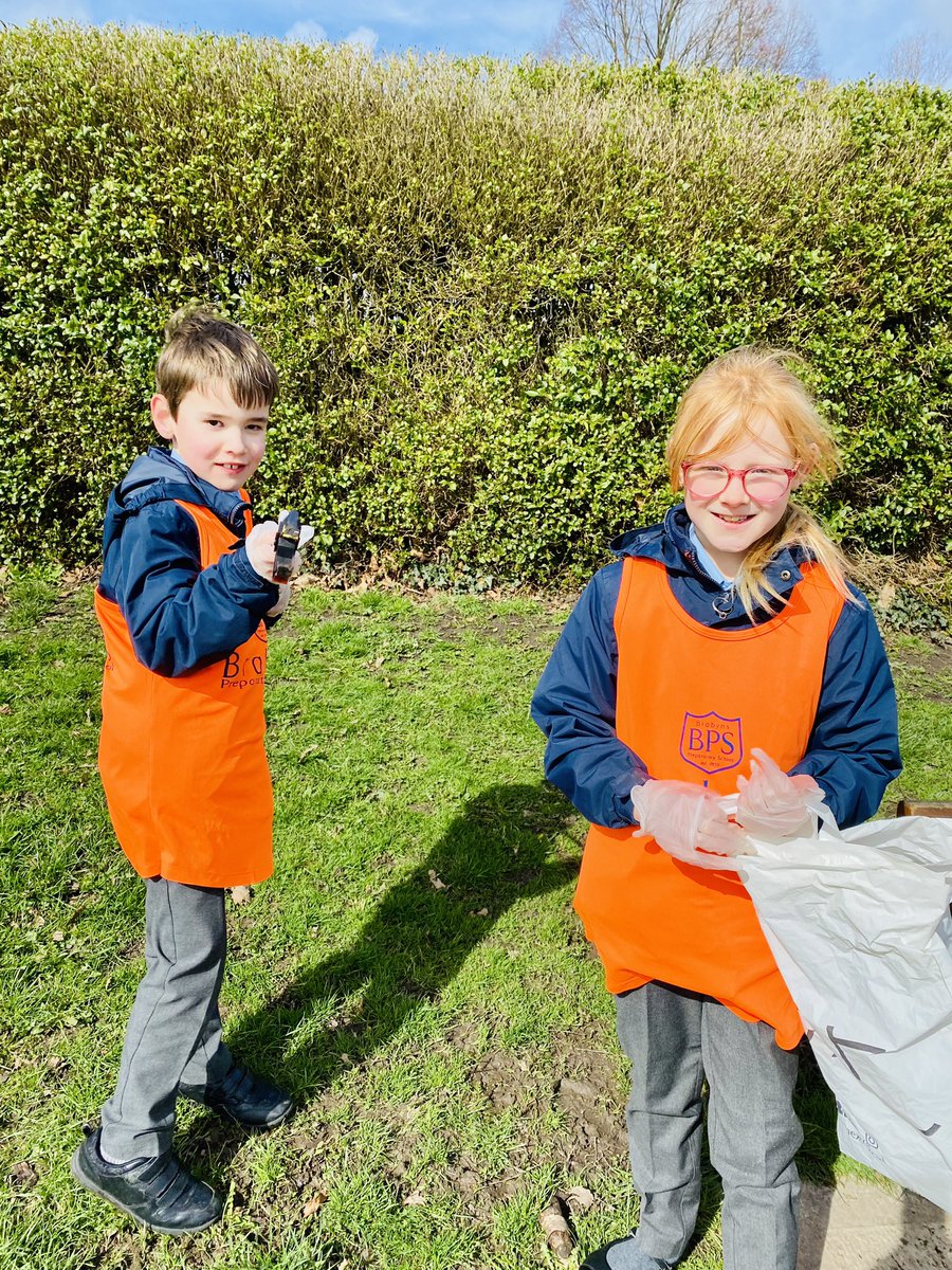 A huge well done to our EcoSchools Committee for a successful community litter pick! Lots of thank yous from members of the public for keeping Marple litter free! @EcoSchools @KeepBritainTidy #ecoschools #litterheroes #keepitbinit #BPSEngage #Marple