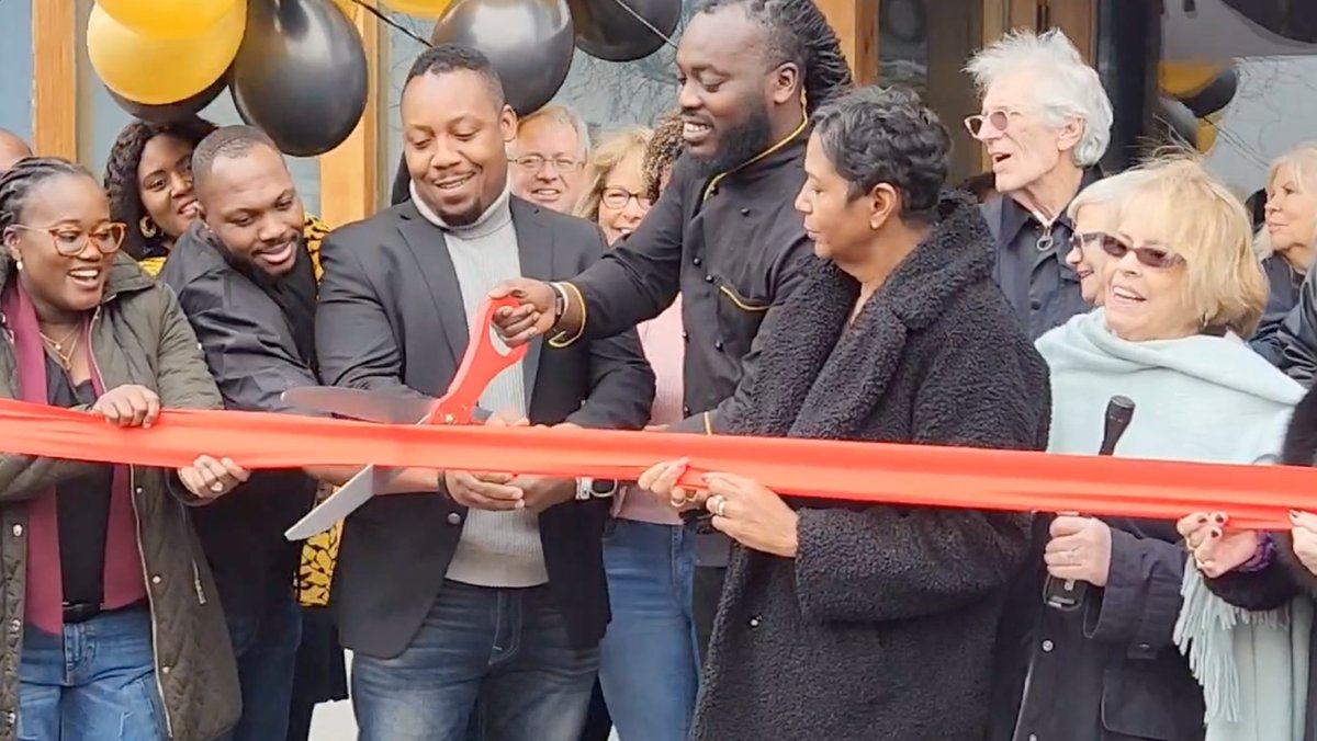LowerHVSBDC's tweet photo. Happy to celebrate our client, @Oforis_World, &amp; support them at their grand opening ceremony! Ofori’s World Cuisine is located in Peekskill, NY &amp; offers simple yet flavorful international dishes; while still having a menu that even the pickiest of eaters can enjoy. Congrats! https://t.co/B63xivEeGg