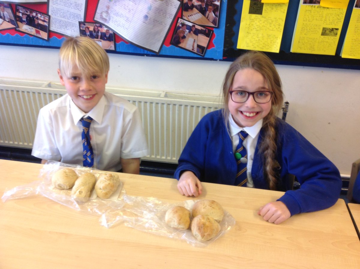 SomersPark5CM's tweet photo. 5CM have made the most fantastic bread today with their own choice of ingredients. Everyone's worked out really well and the children enjoyed tasting and evaluating their rolls this afternoon. https://t.co/wu6nFXIcDO