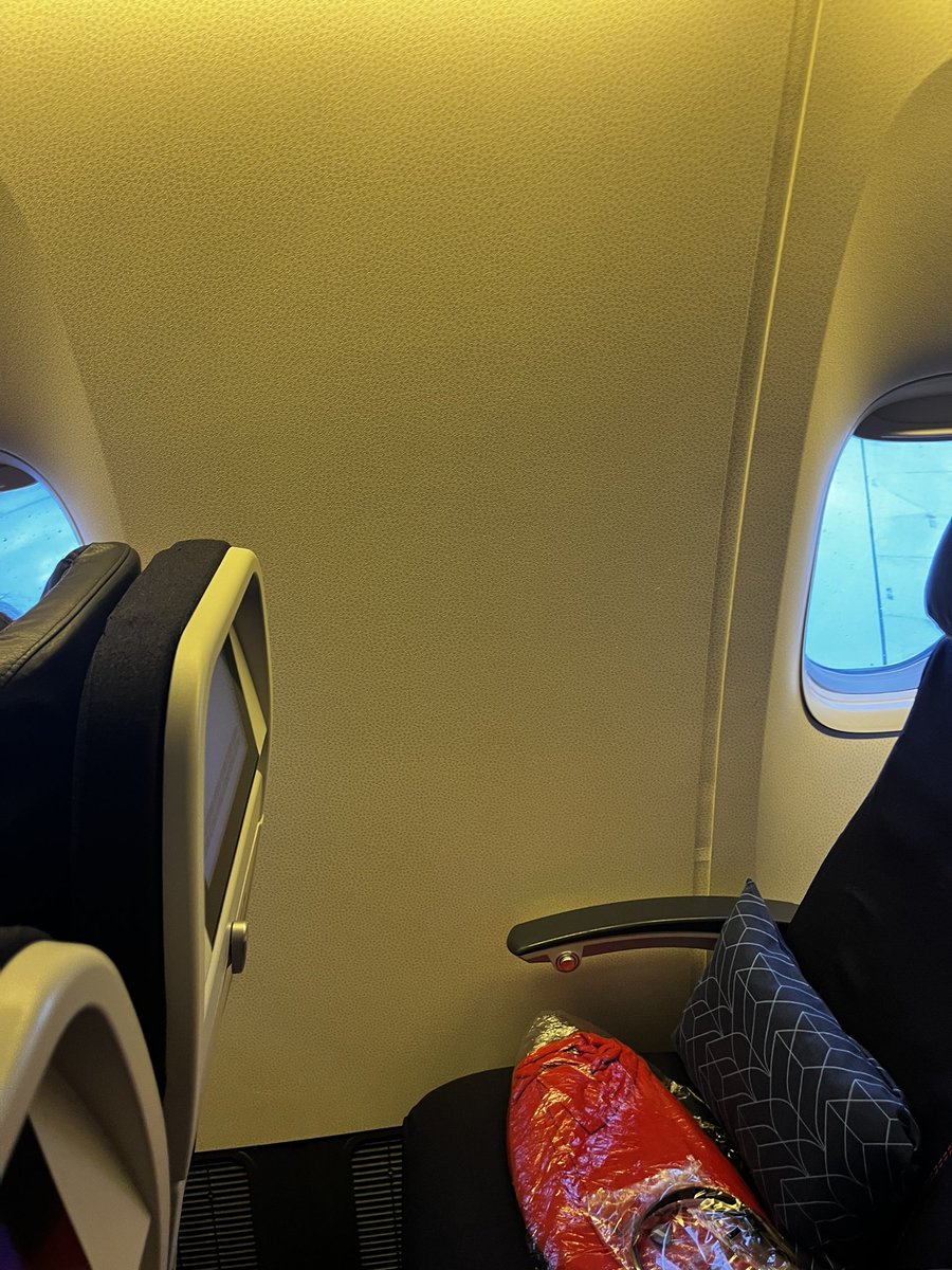 Paid 36€ for a seat by the window <a href="/airfrance/">Air France</a> <a href="/Delta/">Delta</a> 🥰