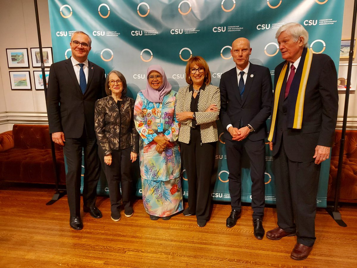 UCLG_Saiz's tweet photo. What a wonderful night! Congrats to the greatly deserving co-honorees @henkovink @MichalMlynar. Gratitude to the @CSU_org and to @MaimunahSharif for never forgetting communities that we need to serve! 🙌 https://t.co/rIOyQ9k5ze