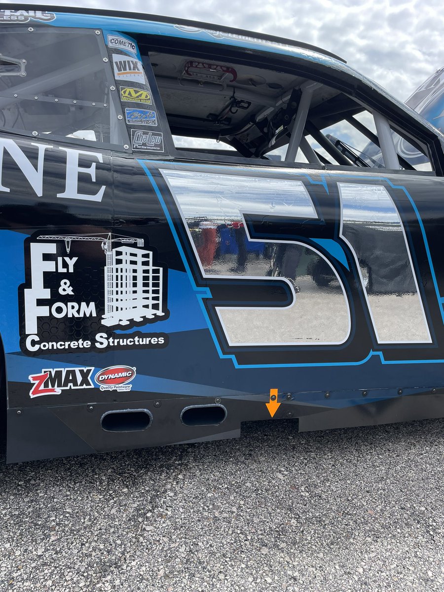 JCR_Clements51's tweet photo. Garage is open @COTA and the ☀️ is out!
@JClements51 crew getting the #Straitline #Nitro @flynformracing 51 Hot Rod down off the hauler & ready for tech.
@XfinityRacing @NASCAR_Xfinity https://t.co/ETQRdeCSTC