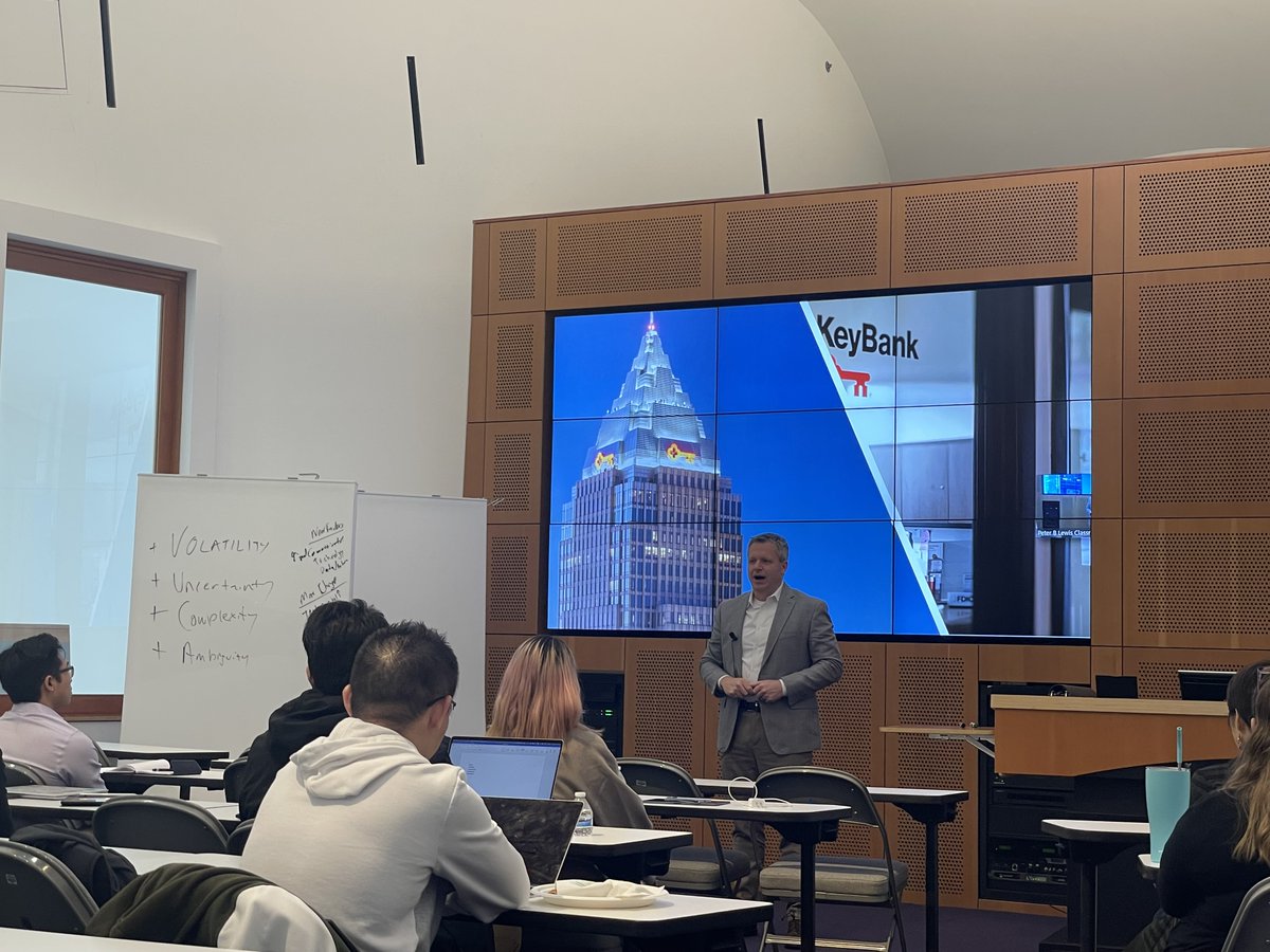 jpstephens428's tweet photo. Learning about leading in a more-VUCA world from Jamie Warder @keybank's lead Digital Officer. #learnbabylearn #themoreyouknow #AcademicLife https://t.co/aoi7q41SzH