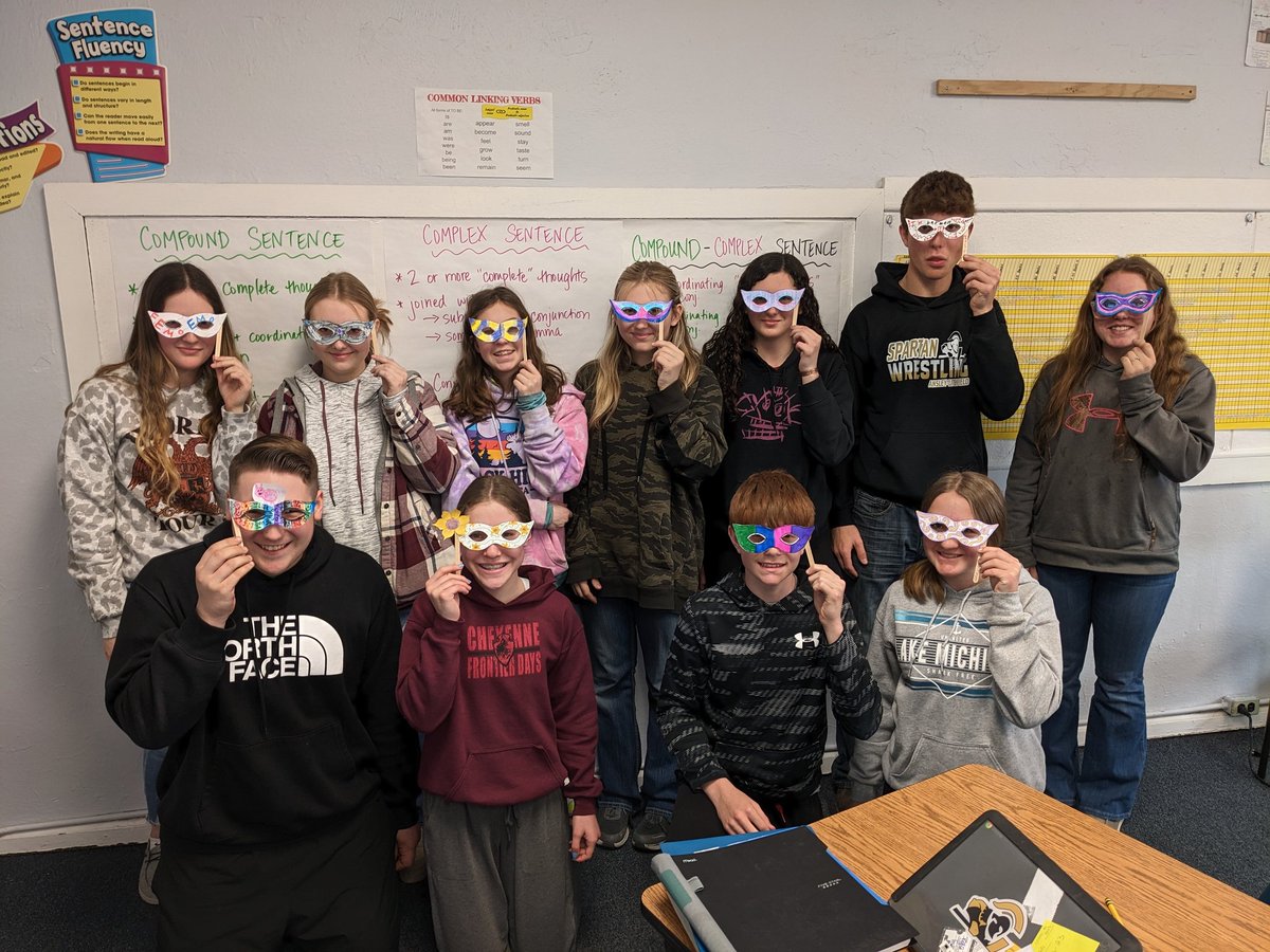 BevinDrew's tweet photo. Can't attend the Capulet party without our masks! #freshmen #english #shakespeare #romeoandjuliet @LitchfieldPS https://t.co/yft4papTRl