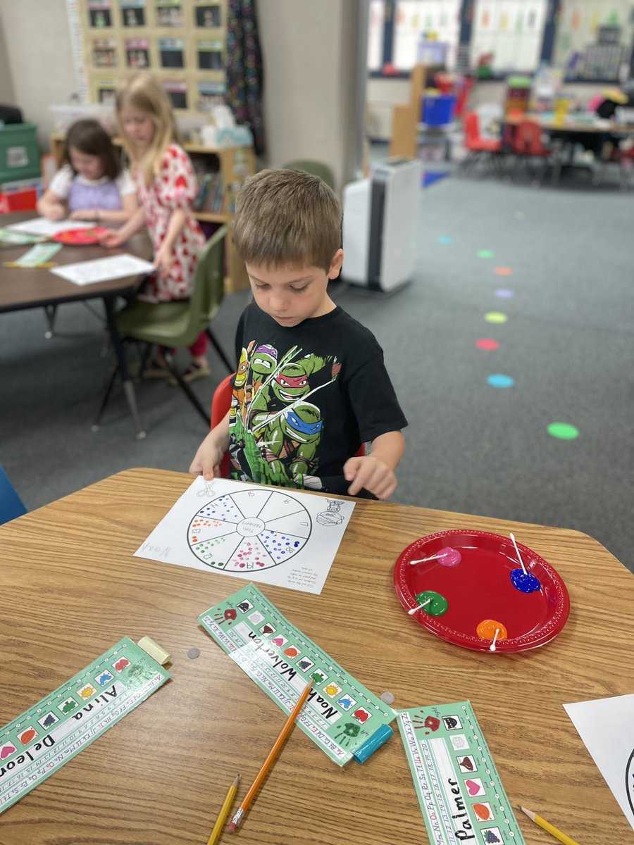 MsStacisKinders's tweet photo. Reviewing teen numbers with Dot Painting @USD360_Caldwell https://t.co/GjfdKQ41Qh
