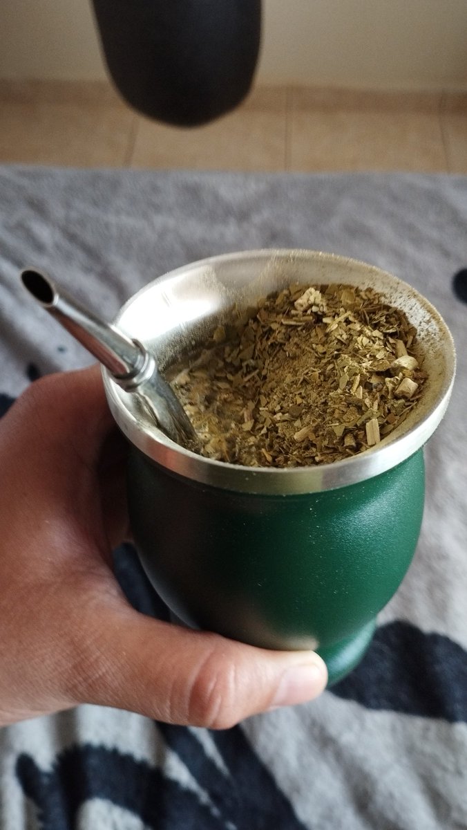 jorvas25's tweet photo. Mi primer mate como es. 🧉 #balibetov #yerbamate #taragui #mate https://t.co/LCFTaKRNRP