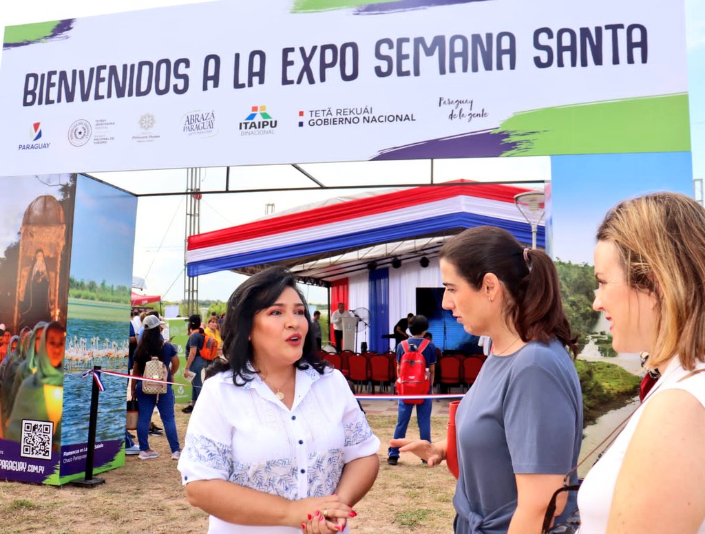 Sofiaemontiel's tweet photo. Mi sincero agradecimiento al Cuerpo diplomático que constantemente apoya al sector turístico del Paraguay. 
Gracias Embajadora de #España, #CarmenCastiellaRuiz; Embajadora de @Japon_Paraguay, @NakataniYoshie. https://t.co/7YenUJebtl
