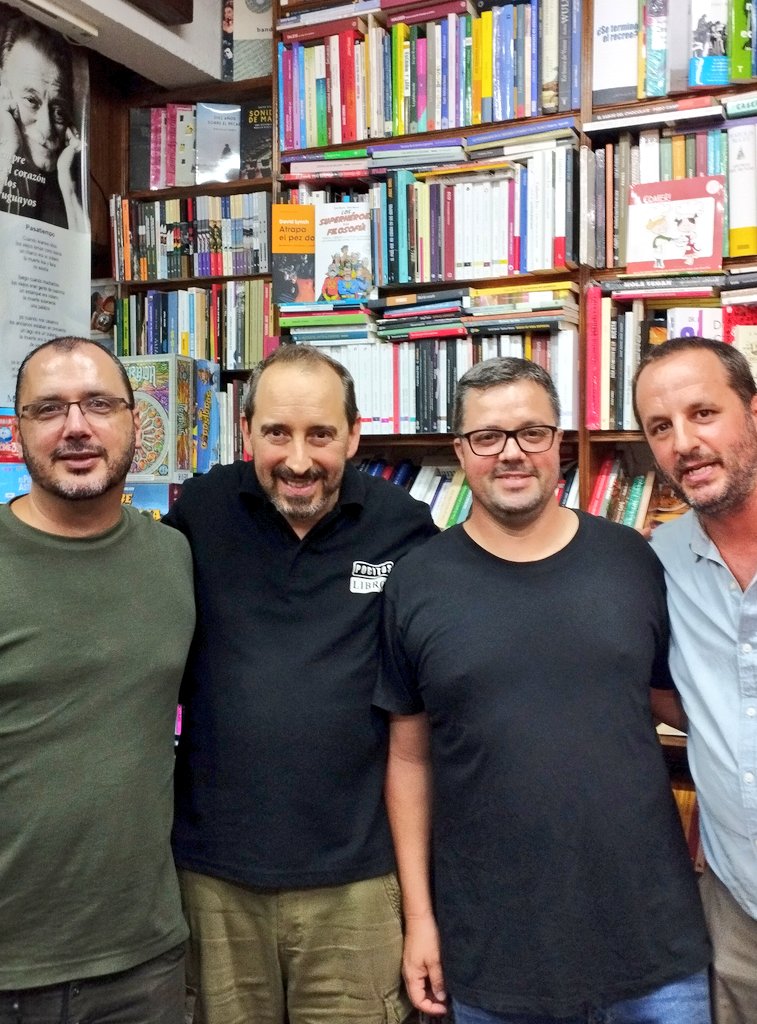 pocitoslibros's tweet photo. Agradecidos y muy contentos con la fecha de ayer en el ciclo presentaciones de #Paysandú
Recibimos autores que llegaron a la tarde especialmente para la charla y a medianoche ya emprendieron la vuelta para la heroica.
Gracias #MarioPons, #MarcoRivero y Juan Pardo @hormigapardo https://t.co/OPVzleI8hP