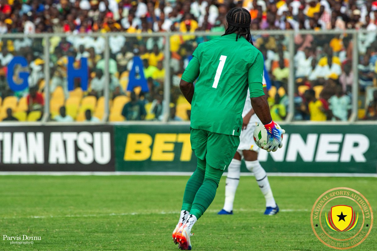 _ParvisDornu's tweet photo. 📸: Lawrence Ati Zigi captured in action✨️

#BlackStars | #AFCON2023Q | #GHAANG | #BringBackTheLove 

📸: @_ParvisDornu https://t.co/bWm3pXPKRg