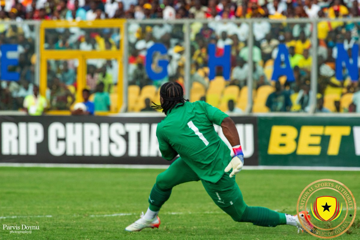 _ParvisDornu's tweet photo. 📸: Lawrence Ati Zigi captured in action✨️

#BlackStars | #AFCON2023Q | #GHAANG | #BringBackTheLove 

📸: @_ParvisDornu https://t.co/bWm3pXPKRg