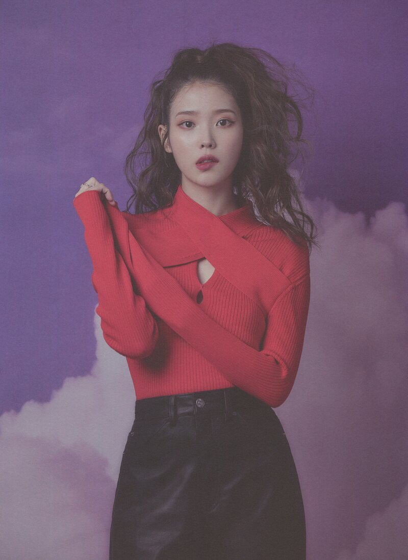 wordsbyIU's tweet photo. A thread of photos from <LILAC> Photobook: https://t.co/c8fnwHbjrU