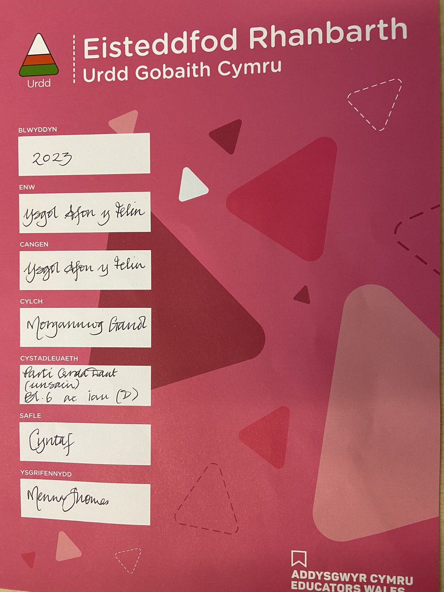 Am ddiwrnod arbennig! Diolch enfawr i Llinos 🏴󠁧󠁢󠁷󠁬󠁳󠁿 🎶 #ourpotential @connor_allen92 #openingdoors @CSC_Cymraeg @Addysg_Cymraeg @csrevans @MaurerMathias