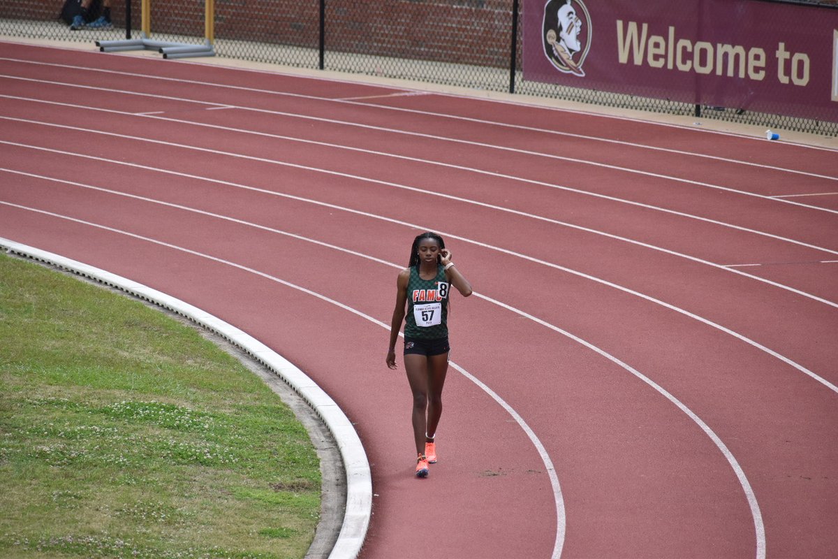 Maaaaaan it’s always a GREAT time when I get to see my kids do their thing! Couldn’t more proud of my daughter! Strike Again🐍 #fsurelays