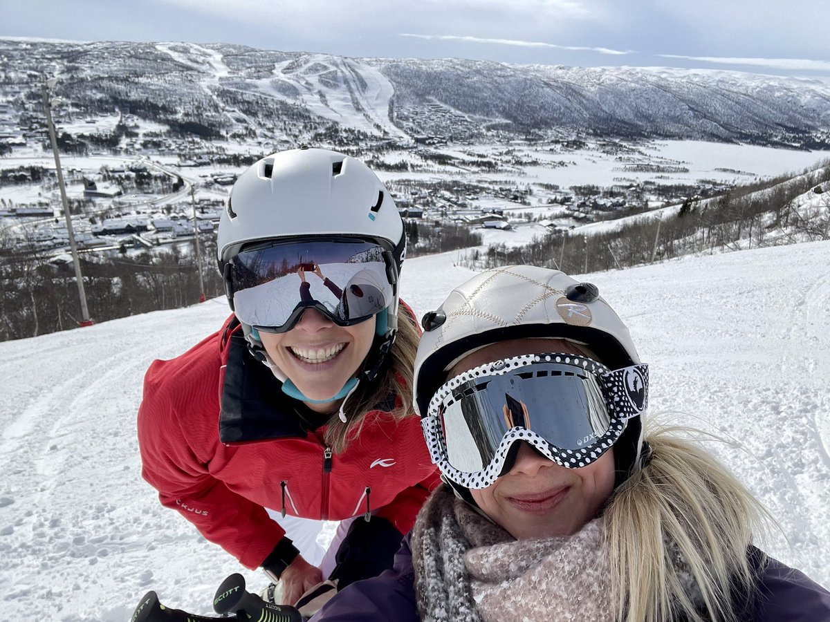 I was so thrilled to present our Value of Information: CHEERS Extension (VOICE) checklist (@ConVOIgroup) at the winter @UniOslo_HELED conference and to finish our conference skiing & snowboarding with wonderful @EmilyAnnika (@UniOslo_HELED @decisionscience)