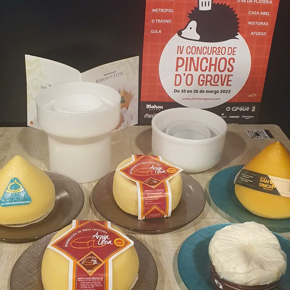 ArzuaUlloaDOP's tweet photo. E o venres 17 de Marzo polo serán tamén fixemos unha #cata comentada dos #queixosgalegos #quesosgallegos con #DOP. 

#PinchaNoGrove #OGrove #Ogrobe
@PinchaNoGrove

A cargo de Óscar Pérez Ramil e Mari Sé Mosteiro.

#IrmánsDeLeite #HermanosDeLeche
#queixo #queso https://t.co/mOa6H8Zs8T