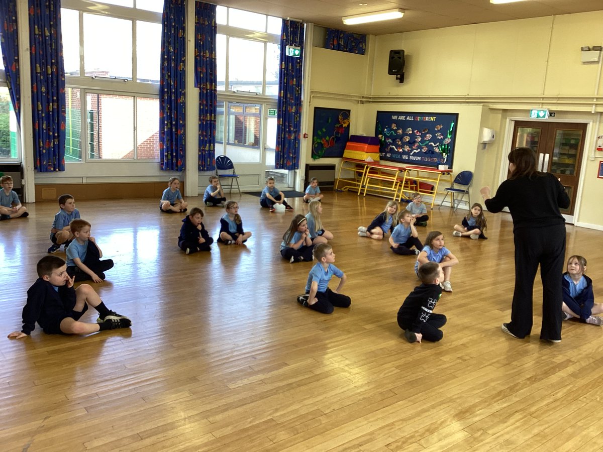 whitchurchCEFed's tweet image. This afternoon, 2JT took part in a Dance PE enrichment experience. The children linked their dances to &apos;Gansta Granny&apos; and really enjoyed themselves. #wiape #acceleratedlearning