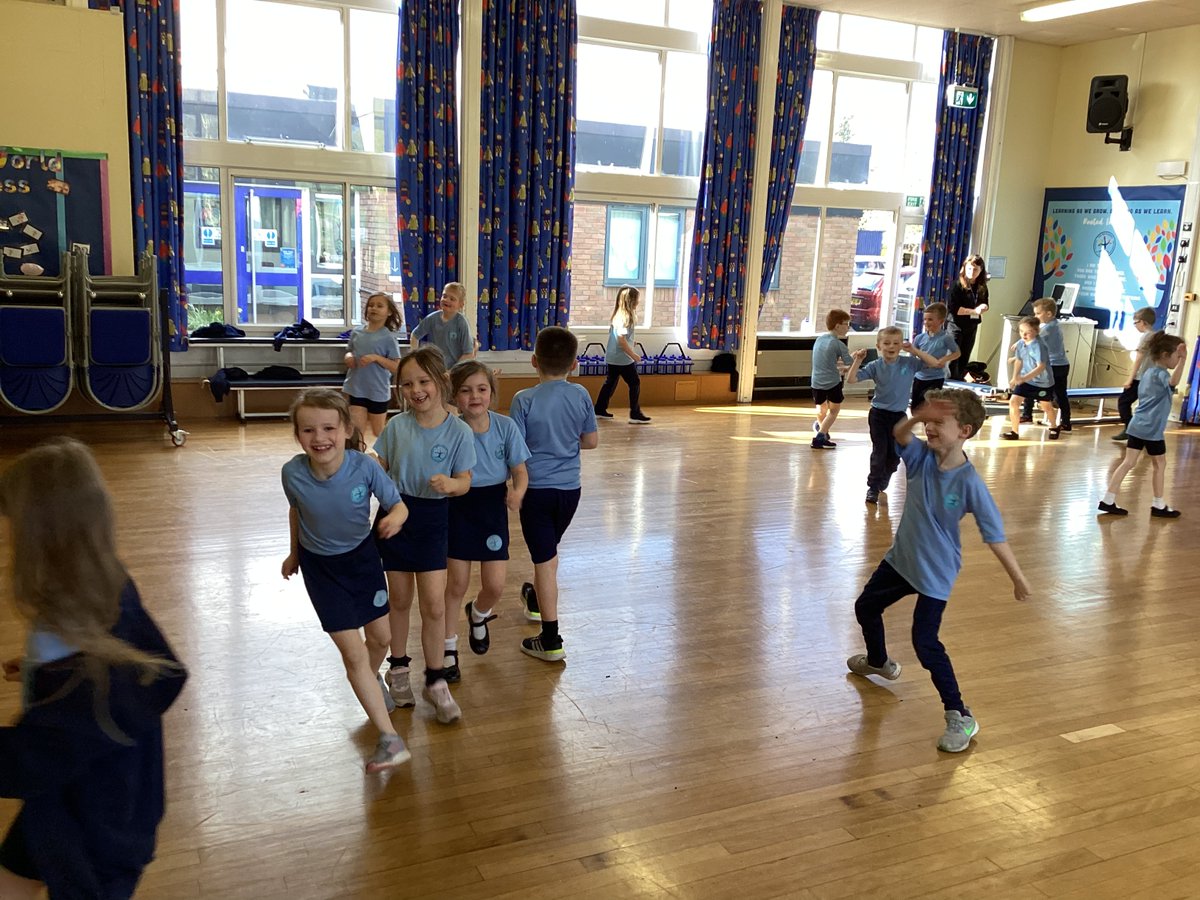 whitchurchCEFed's tweet image. This afternoon, 2JT took part in a Dance PE enrichment experience. The children linked their dances to &apos;Gansta Granny&apos; and really enjoyed themselves. #wiape #acceleratedlearning