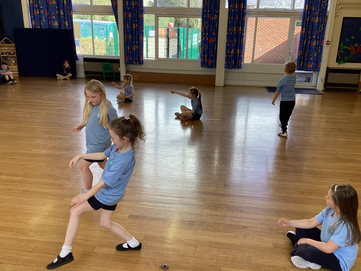 whitchurchCEFed's tweet image. This afternoon, 2JT took part in a Dance PE enrichment experience. The children linked their dances to &apos;Gansta Granny&apos; and really enjoyed themselves. #wiape #acceleratedlearning