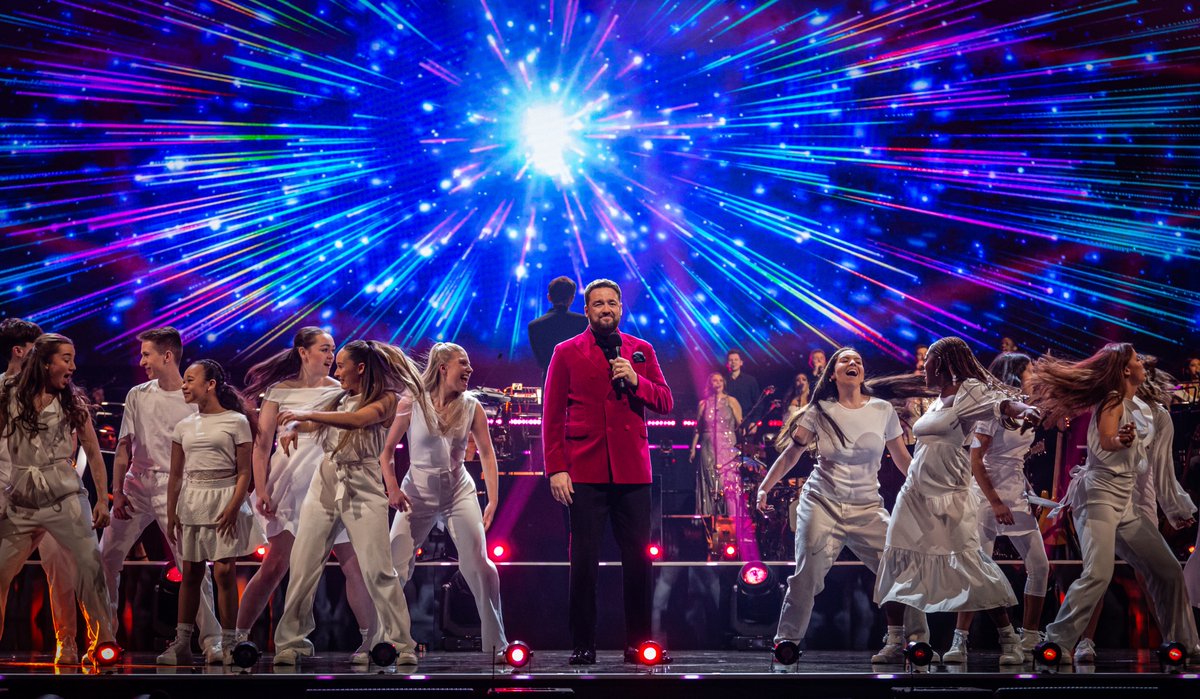 tbimedia's tweet photo. Get ready for TWO Big Nights of Musicals: 
📺@BBCOne (Sat 7.50pm)
📻@BBCRadio2 (Sun 8pm)

Highlights from The National Lottery's Big Night of Musicals recorded in Manchester last month. 

Featuring @HamiltonWestEnd, @thekingandiuk, @MatildaMusical, @TheBodyguardUK and more! https://t.co/etRU0ULGF5