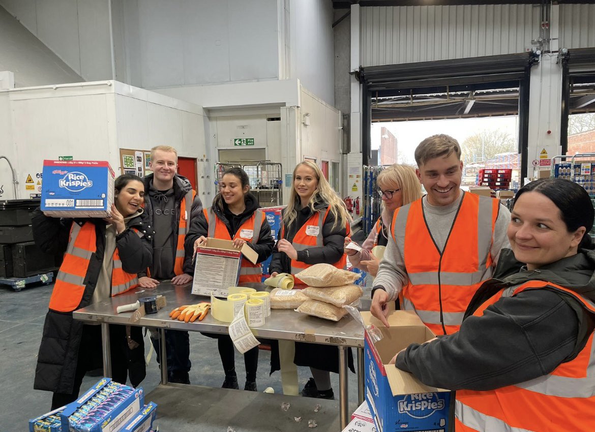 Lucy Daniels (@lucydaniels1998) on Twitter photo Fab day yesterday volunteering at <a href="/FareShareGM/">FareShare Greater Manchester</a> π€©absolutely shocking the volume of food wasted in the UK but admirable the work this charity doπͺπ»thank you for this opportunity <a href="/UKEnterprise/">EnterpriseUK</a> β
#mypurposemytime Fab day yesterday volunteering at <a href="/FareShareGM/">FareShare Greater Manchester</a> π€©absolutely shocking the volume of food wasted in the UK but admirable the work this charity doπͺπ»thank you for this opportunity <a href="/UKEnterprise/">EnterpriseUK</a> β
#mypurposemytime