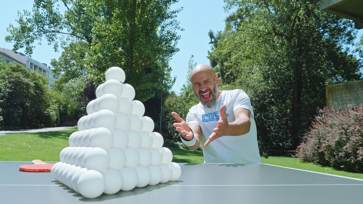 Estreia já este fim de semana na <a href="/SICNoticias/">SIC Notícias</a> o novo episódio desta temporada.  “A CATÁSTROFE DA SALSICHA”.  Sim, isto existe. Para tal, precisará de muitas bolas de ping-pong mas, curiosamente, não precisará de salsichas. E Isto... é Matemática!
#istoematematica